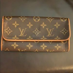 LV Twin Pochette PM